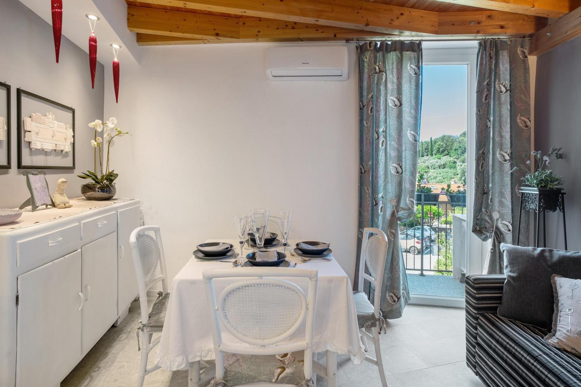 La Casa Incantata San Bartolomeo Al Mare Esterno foto